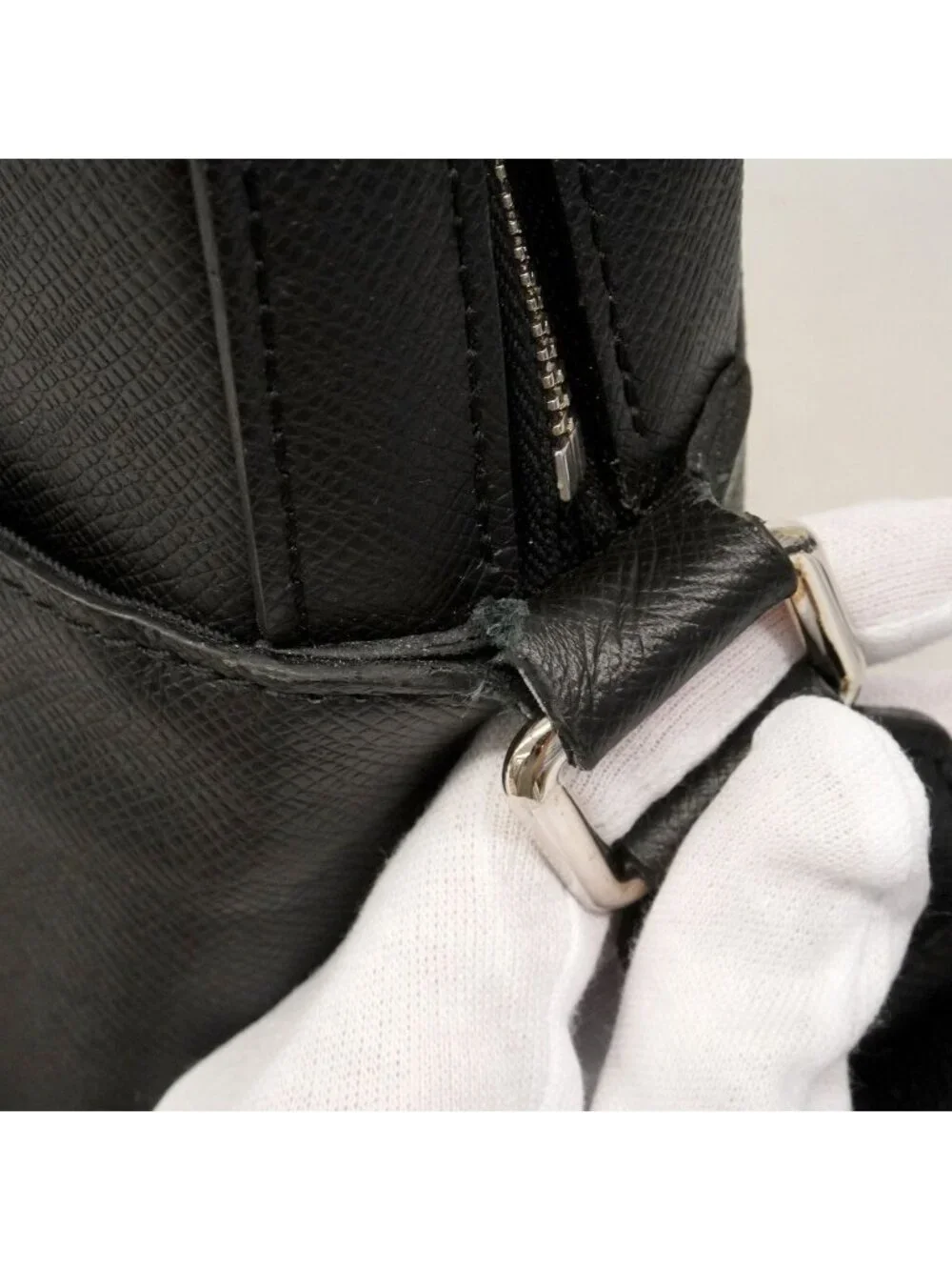 Louis Vuitton Shoulder Bag Taiga Anton Messenger MM Ardoise